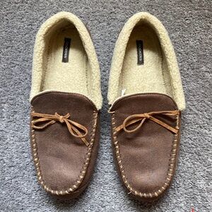 MEN’S DOCKERS MOCCASIN SLIPPER